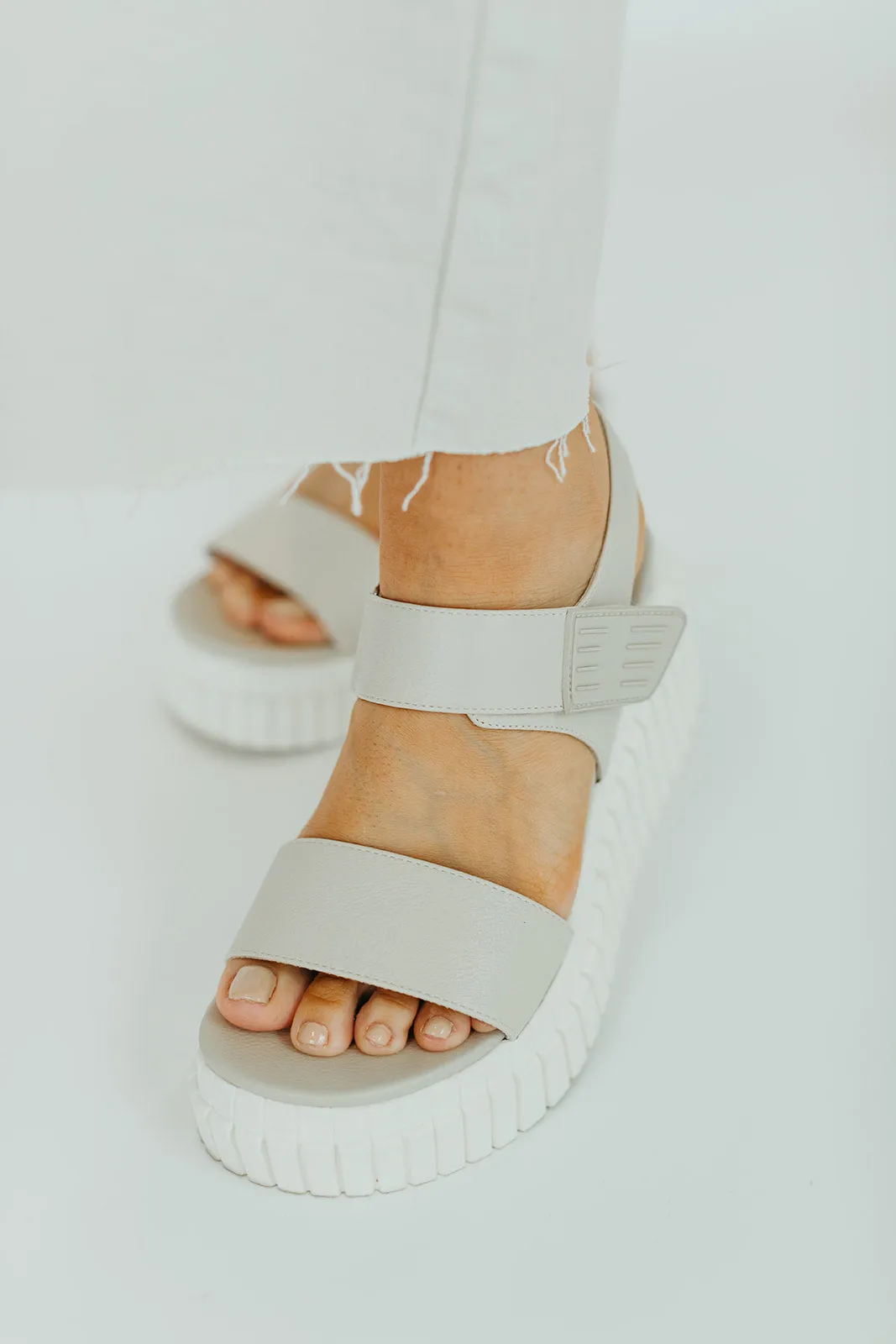 DESTASH Cali Platform Sandal