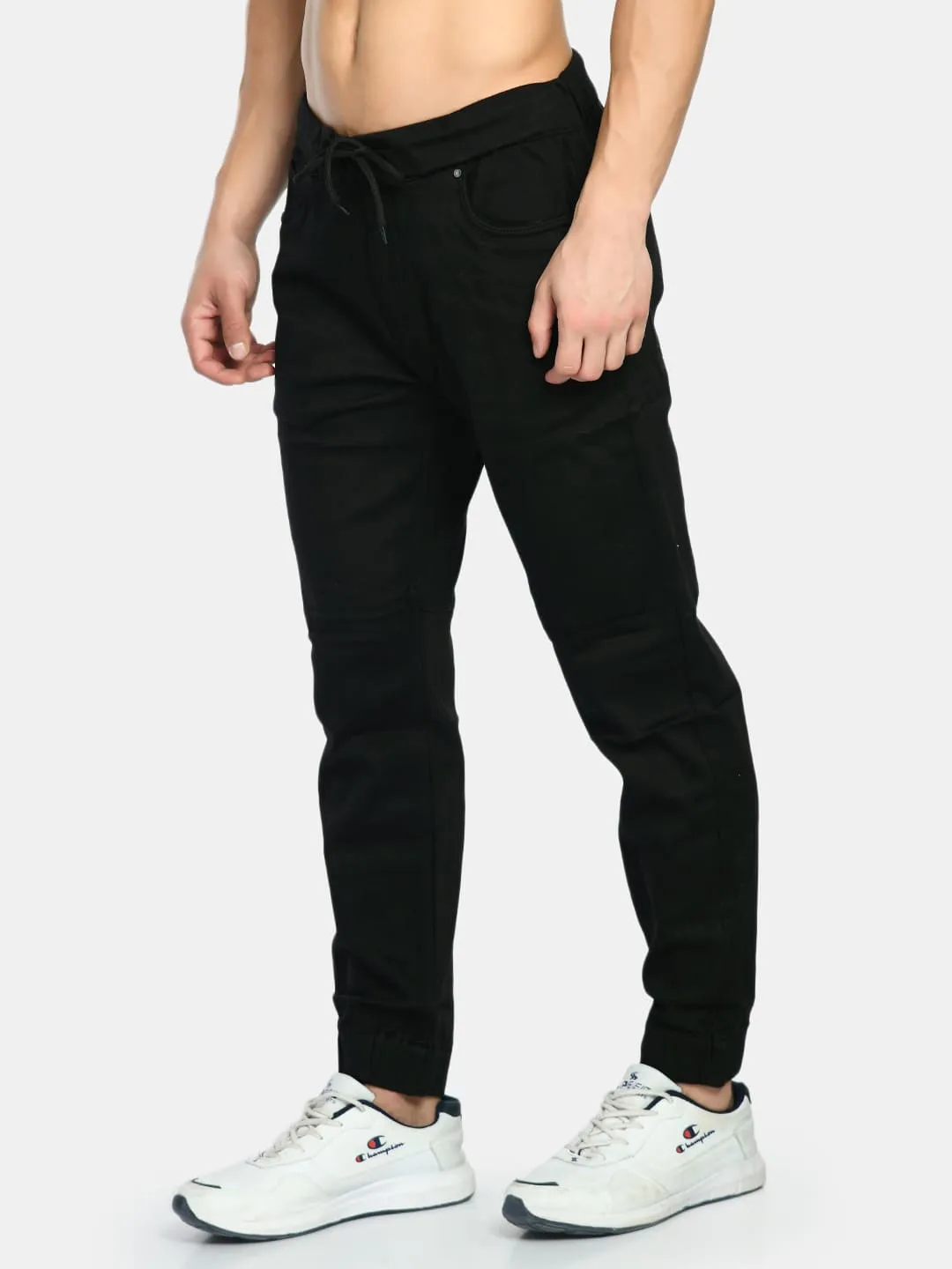 Men's Black Solid Narrow Fit Casual Jogger