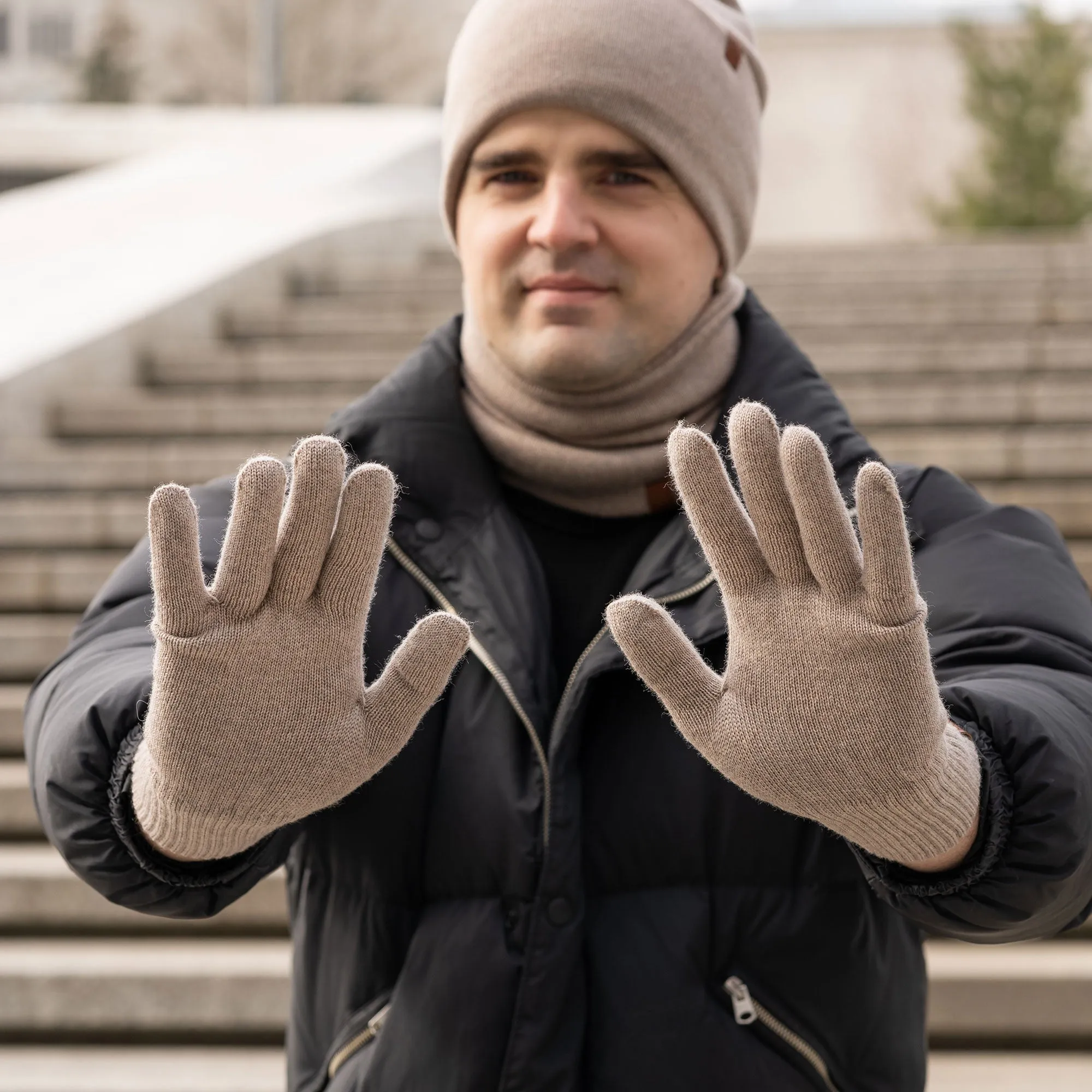 Men's Knit Beanie & Gloves 2-Piece