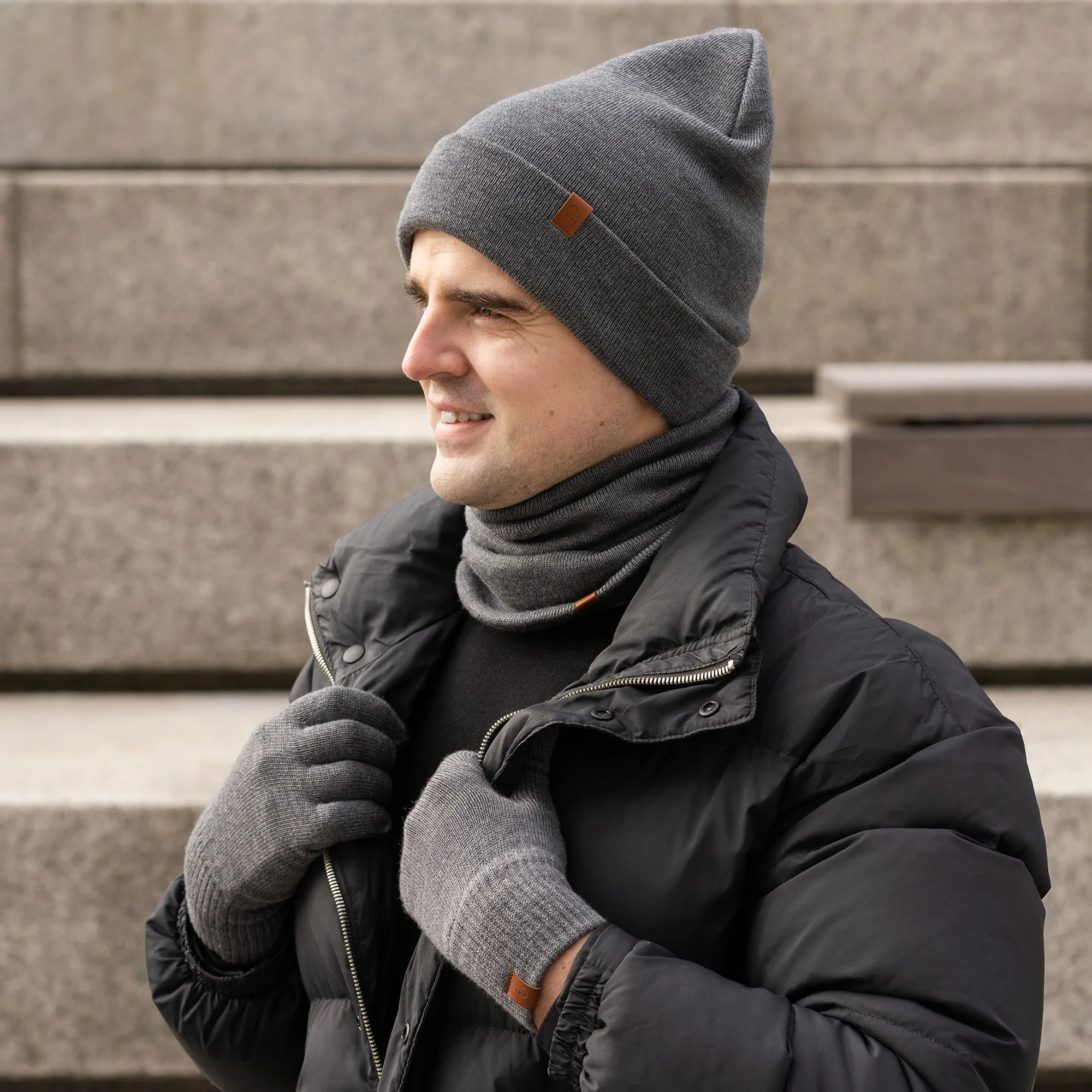 Men's Knit Beanie & Gloves 2-Piece