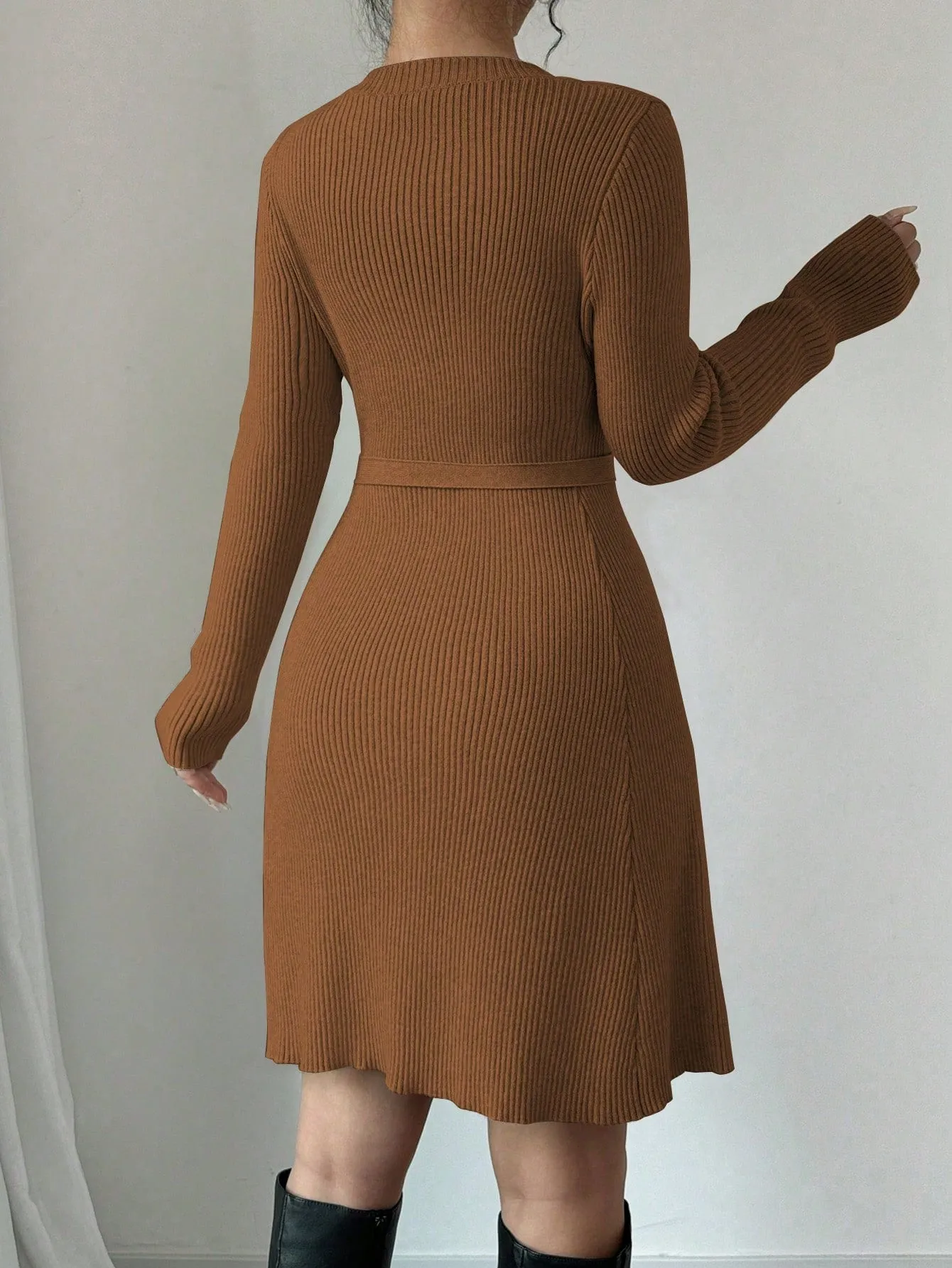 Minimalist Elegant Solid Color Fitted A-Line Mid-Length Sweater Dress